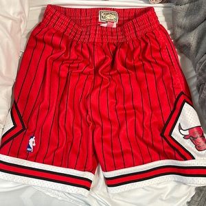 Mitchel and ness retro Chicago bulls shorts